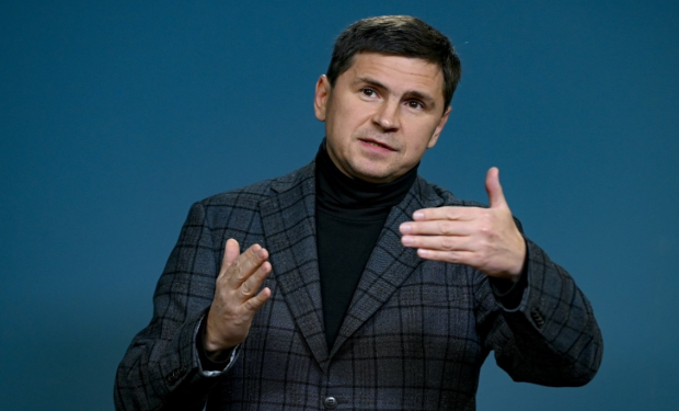 Podolyak, consigliere di Zelensky: il papa è «filo-russo, non è credibile» 